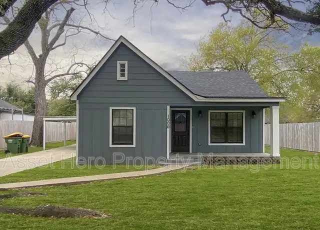 Property at 1006 Cedar St, Hearne, TX, 77859, 3 beds, 2 baths, [object Object]