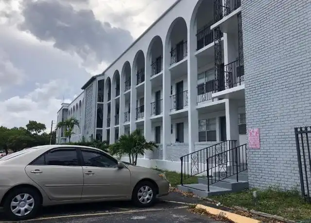 Property at 575 NE 143rd St, North Miami, FL, 33161, 1 bed, 1 bath, [object Object]