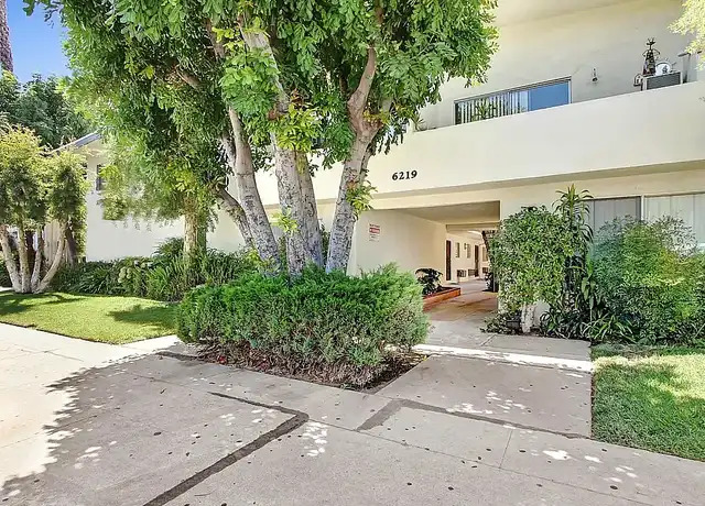 Property at 6219 Reseda Blvd, Tarzana, CA, 91335, 3 beds, 2 baths, [object Object]