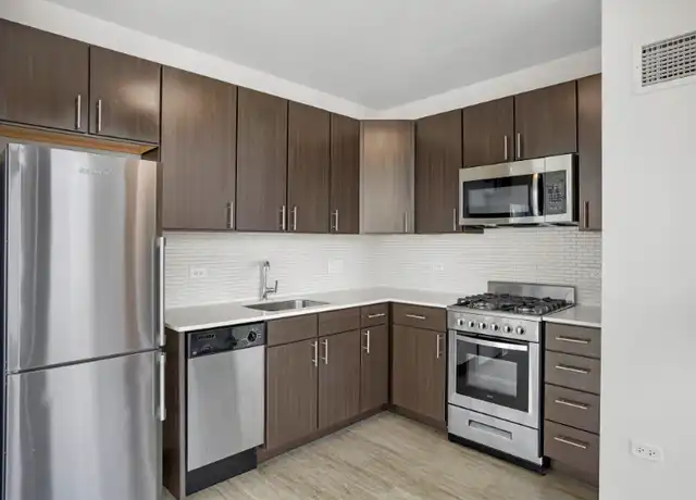 Property at 613 N Wells St, Chicago, IL, 60654, 2 beds, 1 bath, [object Object]