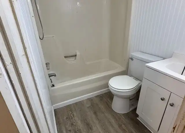 Property at 815 Crescent Dr Unit 9, New Castle, IN, 47362, 1 bed, 1 bath, [object Object]