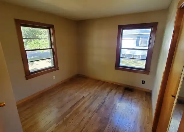 Property at 1414 43rd St, Moline, IL, 61265, 2 beds, 1 bath, [object Object]