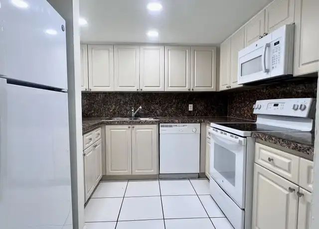 Property at 17350 NW 68th Ave Unit 300-202, Hialeah, FL, 33015, 2 beds, 1 bath, [object Object]