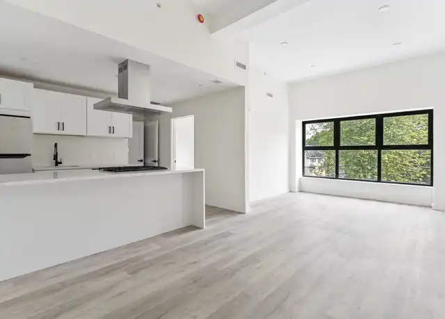 Property at 165 Richards St Unit 009, West Haven, CT, 06516, 2 beds, 1 bath, [object Object]