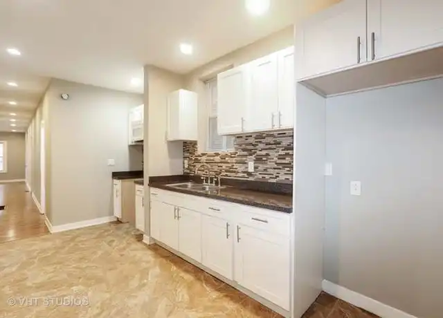 Property at 4747 W Congress Pkwy Unit 1, Chicago, IL, 60644, 3 beds, 1 bath, [object Object]