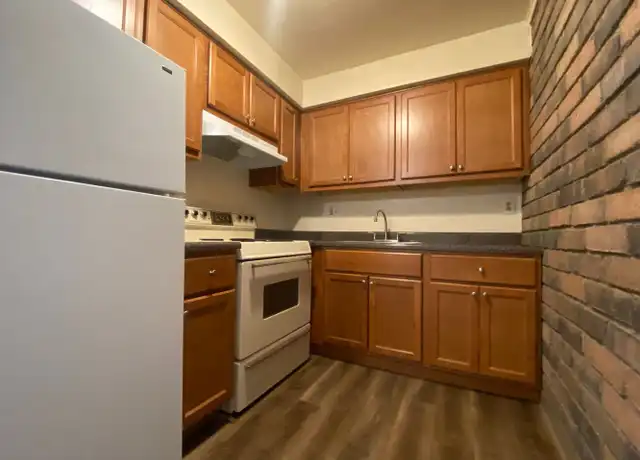 Property at 1333 Hunter Rd Unit 21, Verona, PA, 15147, 1 bed, 1 bath, [object Object]
