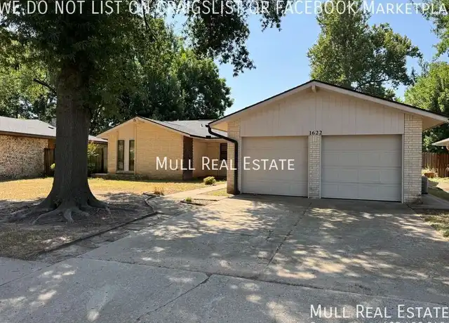 Property at 1622 Chaucer Dr, Norman, OK, 73069, 3 beds, 2 baths, [object Object]