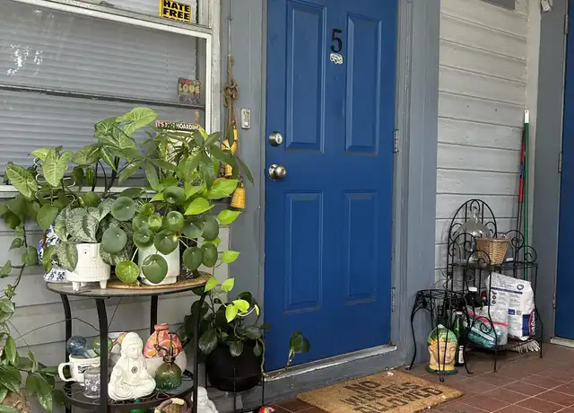 Property at 700 5th St N Unit 5, St. Petersburg, FL, 33701, 1 bed, 1 bath, [object Object]