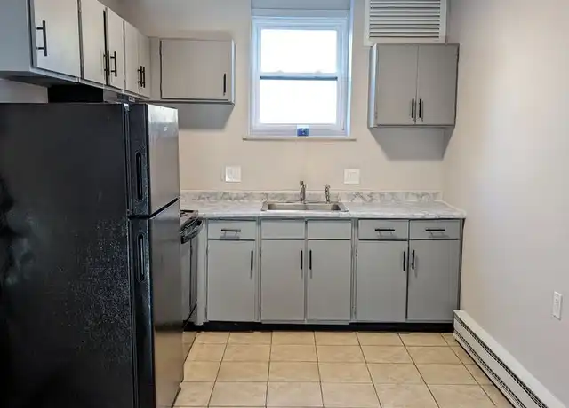Property at Hillcrest Luxury Condominiums LLC - 138 Hillcrest Ave, Waterbury, CT, 06705, 2 beds, 1 bath, [object Object]