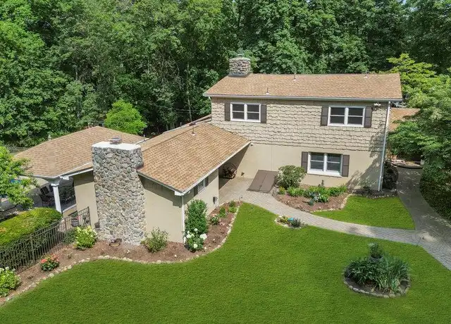 Property at 8 Crosby Ln, Oakland, NJ, 07436, 4 beds, 3 baths, [object Object]