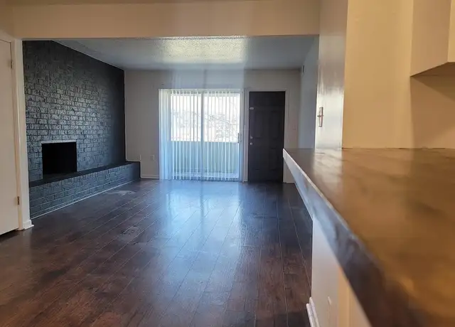 Photo of 3927 Willow Ave, Kansas City, MO 64133