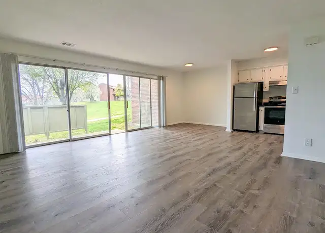 Photo of 3927 Willow Ave, Kansas City, MO 64133