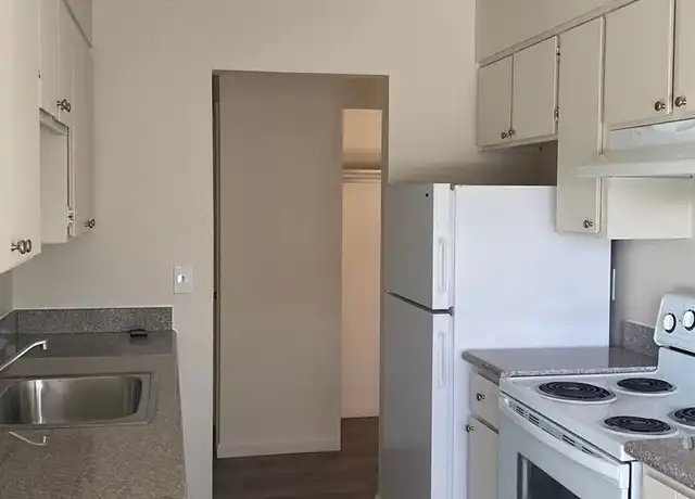 Property at 16047 E Burnside St Unit 04, Portland, OR, 97233, 2 beds, 1 bath, [object Object]