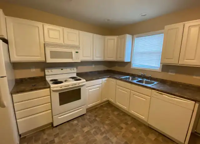 Property at 705 E Lincoln Ave, Indianola, IA, 50125, 3 beds, 1.5 baths, [object Object]