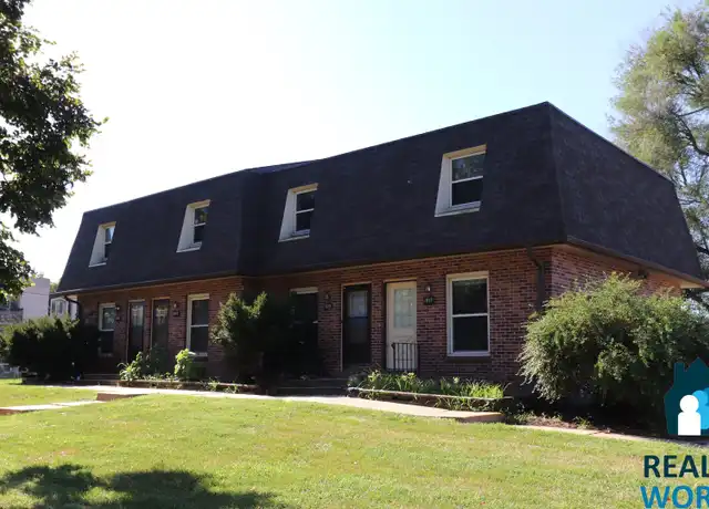 Property at 1611 Deweese Dr, Lincoln, NE, 68504, 3 beds, 2 baths, [object Object]