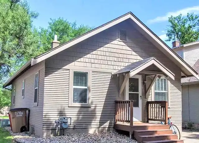 Property at 1916 S Prairie Ave, Sioux Falls, SD, 57105, 4 beds, 2 baths, [object Object]