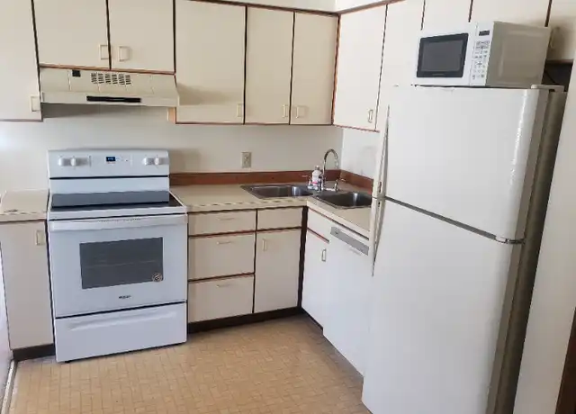 Property at 1333 Pierce Ave Unit 4, North Tonawanda, NY, 14120, 3 beds, 1 bath, [object Object]