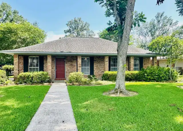 Property at 1131 E Bonnie St, Gonzales, LA, 70737, 3 beds, 2 baths, [object Object]