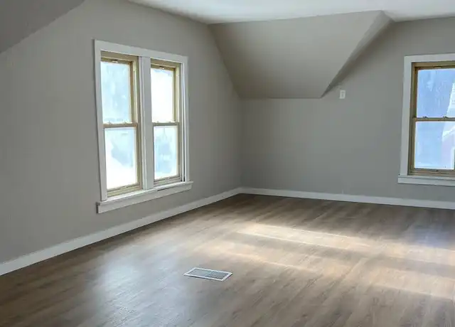 Property at 752 Dawson St, Waterloo, IA, 50703, 4 beds, 1 bath, [object Object]