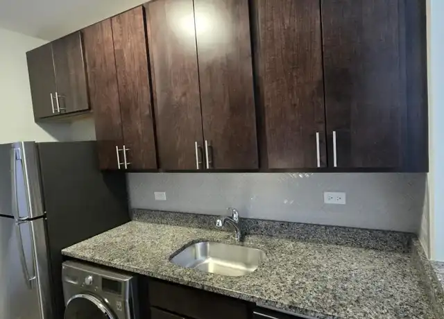 Property at 711 W Brompton Ave, Chicago, IL, 60657, 1 bed, 1 bath, [object Object]