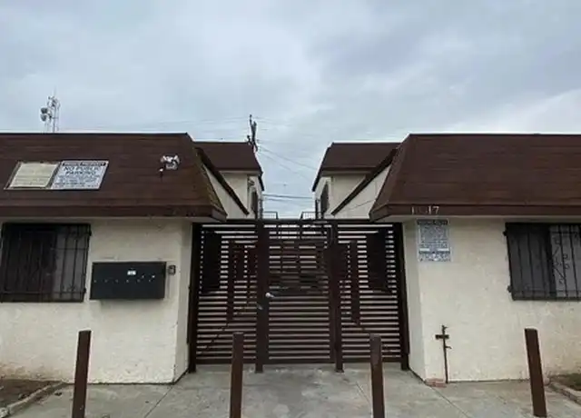 Property at 10617 S Main St, Los Angeles, CA, 90003, 12 beds, 6 baths, [object Object]