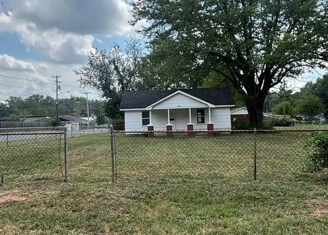 Property at 2900 W Lincoln St, Springfield, MO, 65802, 2 beds, 1 bath, [object Object]