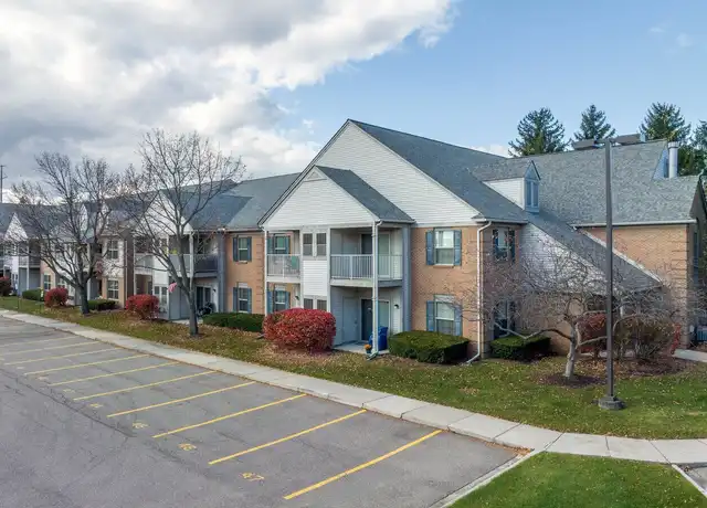 Property at 35250 Freedom Rd Unit 102, Farmington Hills, MI, 48335, 2 beds, 1 bath, [object Object]