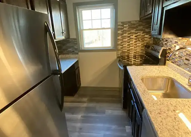 Property at 30 Hillside St, East Hartford, CT, 06108, 1-2 bed, 1 bath, [object Object]