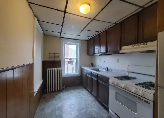 Property at 902 N 5th St Apt 3, Allentown, PA, 18102, 2 beds, 1 bath, [object Object]