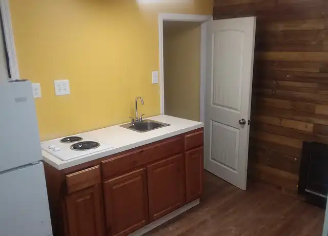 Property at 22 Mary St, Rossville, GA, 30741, 1 bed, 1 bath, [object Object]