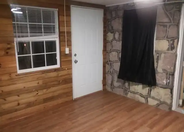 Property at 22 Mary St, Rossville, GA, 30741, 1 bed, 1 bath, [object Object]