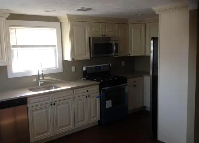 Property at 27 Southridge Dr Unit 2, Glen Cove, NY, 11542, 2 beds, 1 bath, [object Object]