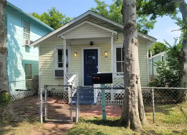 Property at 5419 Avenue R 1/2 Unit 1/2, Galveston, TX, 77551, 3 beds, 1 bath, [object Object]