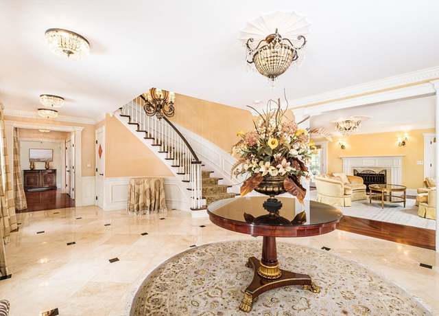 Photo of 568 Wellesley St, Weston, MA 02493