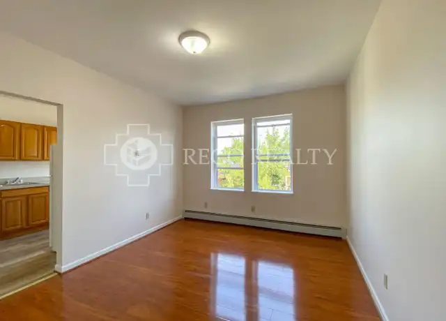 Property at 162 Ward St, Hartford, CT, 06106, 1 bed, 1 bath, [object Object]