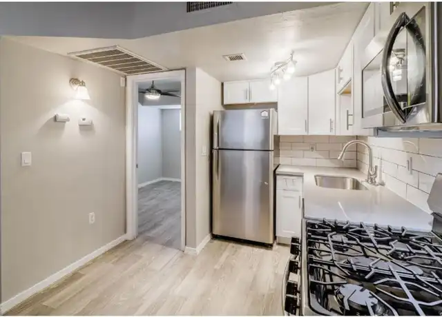 Property at Element on 38th - Affordable & Renovated Living in Arcadia Lite! - 2931 N 38th St, Phoenix, AZ, 85018, 1 bed, 1 bath, [object Object]