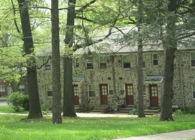Property at Autumn Park - 2001 Hampden Blvd, Reading, PA, 19604, 1-3 bed, 1 bath, [object Object]