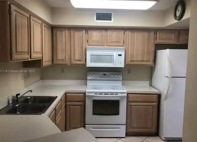 Property at 1280 S Alhambra Cir, Coral Gables, FL, 33146, 2 beds, 2 baths, [object Object]
