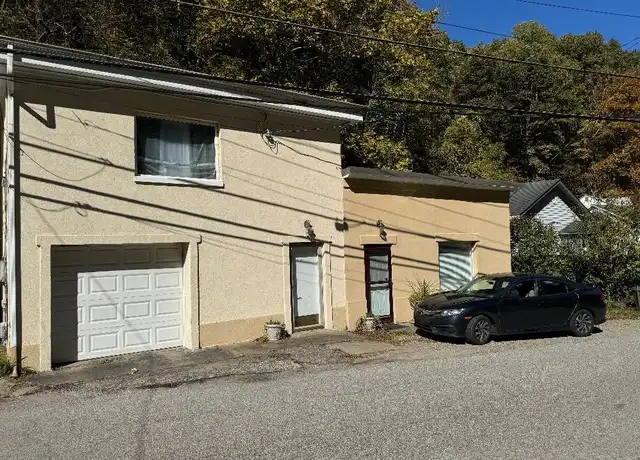 Property at 889 South Park Rd, Charleston, WV, 25304, 1 bed, 1 bath, [object Object]