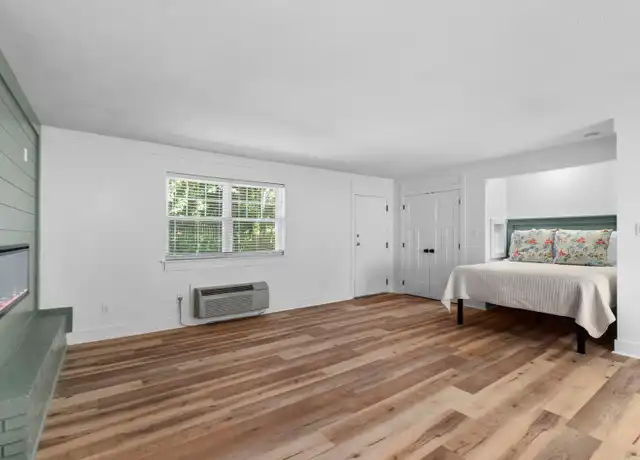 Property at 230 13th Avenue Pl NW #17, Hickory, NC, 28601, 1 bed, 1 bath, [object Object]