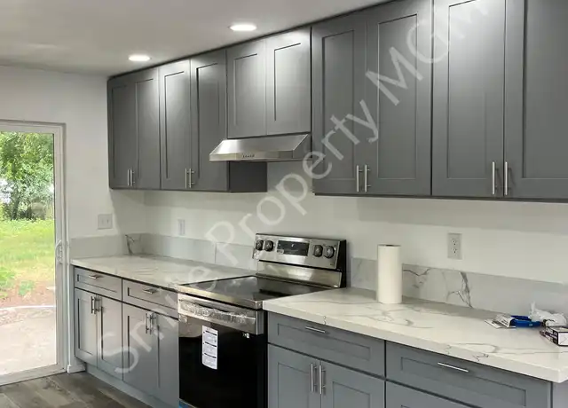 Property at 412 SE 139th Ave, Portland, OR, 97233, 3 beds, 2 baths, [object Object]