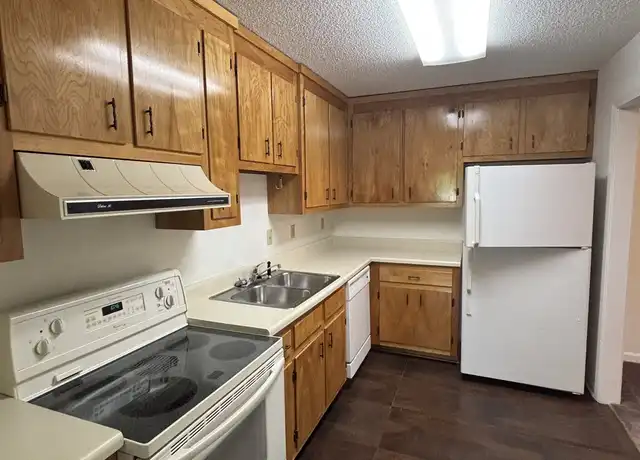 Property at 435 Pine Ave, Waynesboro, VA, 22980, 2 beds, 1 bath, [object Object]