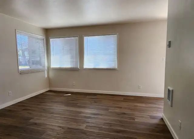 Property at 820 Park St Unit 860-4, Lebanon, OR, 97355, 2 beds, 1 bath, [object Object]