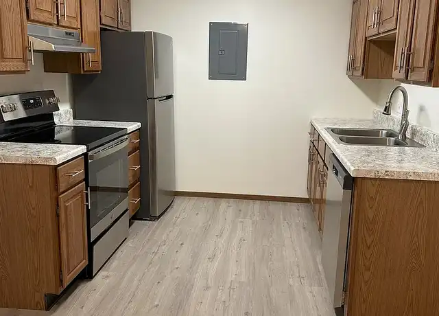 Property at Westgate Apartments - 1270 Edgewood Rd NW, Cedar Rapids, IA, 52405, 2 beds, 1 bath, [object Object]