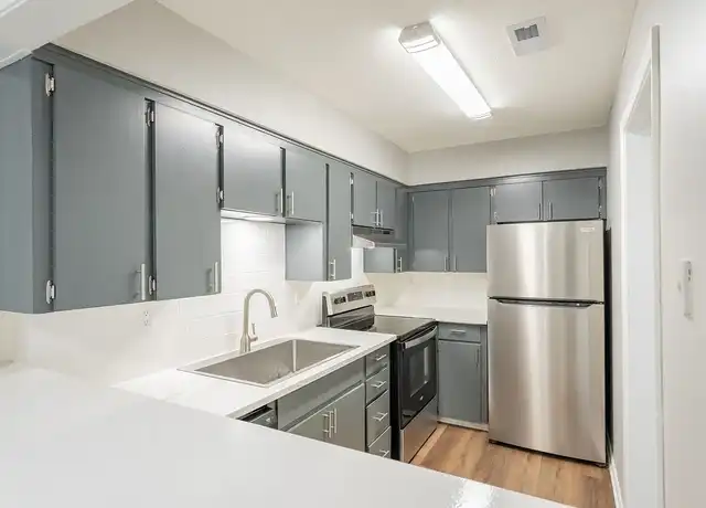 Property at Wornall Place Apartments - 8718 Wornall Rd, Kansas City, MO, 64114, 2 beds, 1 bath, [object Object]