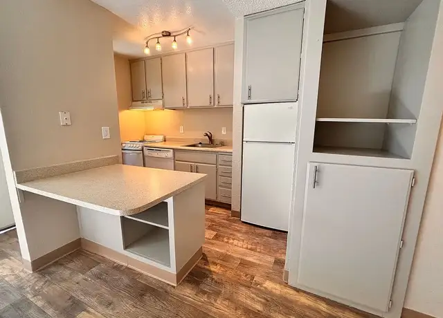 Photo of 5915 Kenneth Ave, Carmichael, CA 95608