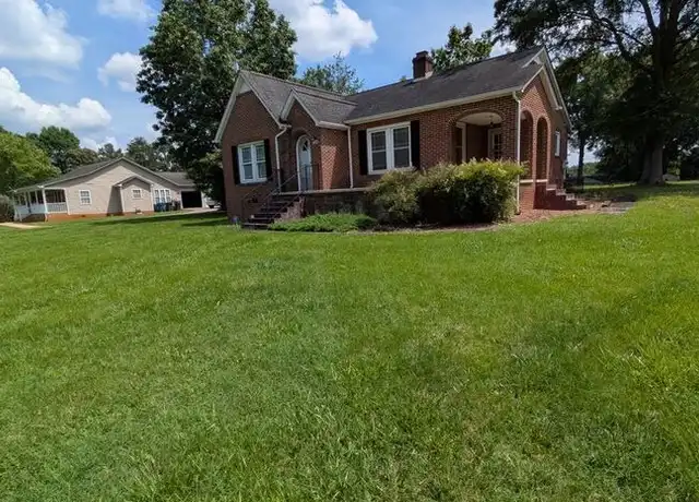 Property at 1780 29th Avenue Dr NE, Hickory, NC, 28601, 3 beds, 1 bath, [object Object]