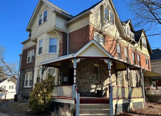 Property at 77 W Lacrosse Ave Unit 2, Lansdowne, PA, 19050, 2 beds, 2 baths, [object Object]