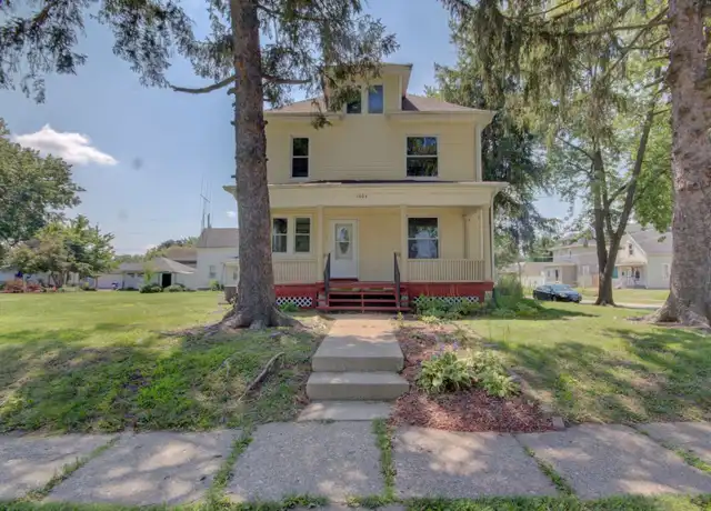 Property at 1804 15th Ave Unit 1804, Moline, IL, 61265, 2 beds, 1 bath, [object Object]