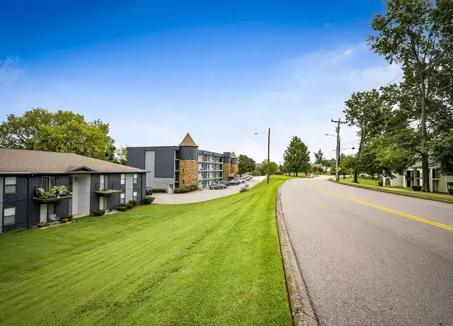 Property at Oakstone Ridge Apartments - 831 Glastonbury Rd, Nashville, TN, 37217, 1-2 bed, 1 bath, [object Object]